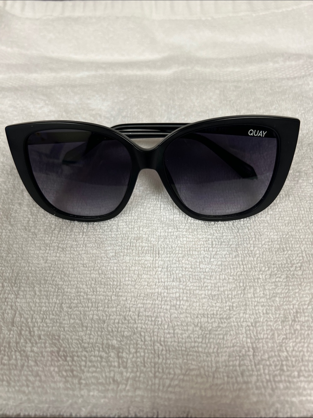 Quay Australia Black Cat-Eye Sunglasses with Gradient Lenses